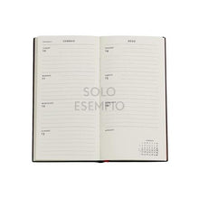 Carica l&#39;immagine nel visualizzatore di Gallery, Agenda slanciata rigida settimanale orizzontale 2023 &quot;Fiore Selvatico Bavarese - Carta Broccato&quot; Paperblanks
