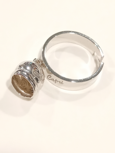 Anello in argento con campanellina della fortuna di CapriAnello regolabile in argento con charms campanella di Capri
