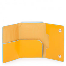 Carica l&#39;immagine nel visualizzatore di Gallery, Porta carte di credito in pelle con tasca portasoldi e protezione antifrode Bluequare Piquadro giallo
