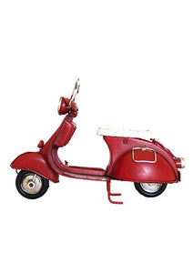 Modellino scooter rosso con dettagli panna