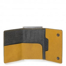 Carica l&#39;immagine nel visualizzatore di Gallery, Porta carte di credito in pelle con tasca portasoldi e protezione antifrode Piquadro giallo
