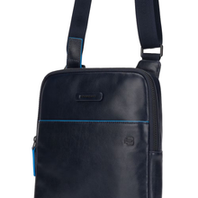 Carica l'immagine nel visualizzatore di Gallery, Borsello da uomo porta IPAD®AIR-IPAD PRO 9.7/11" in pelle BlueSquare Piquadro (disponibile in diversi colori)
