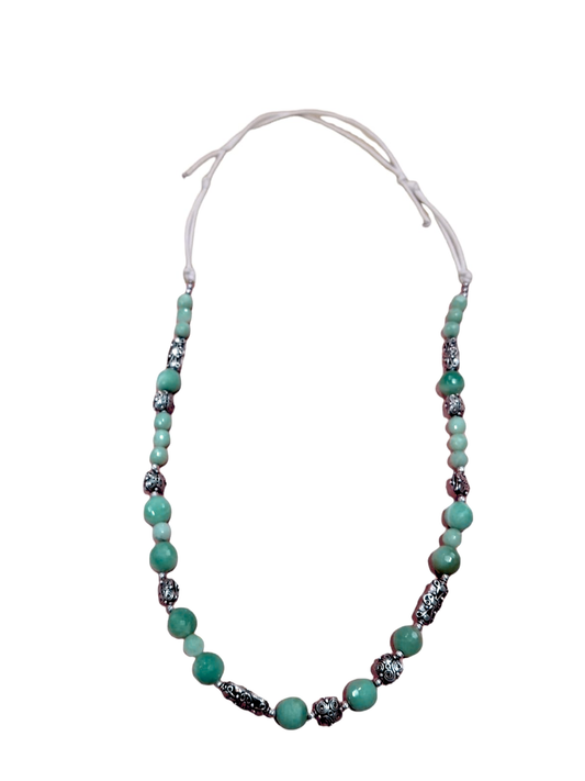 Collana regolabile in calcedonio on elementi in argento