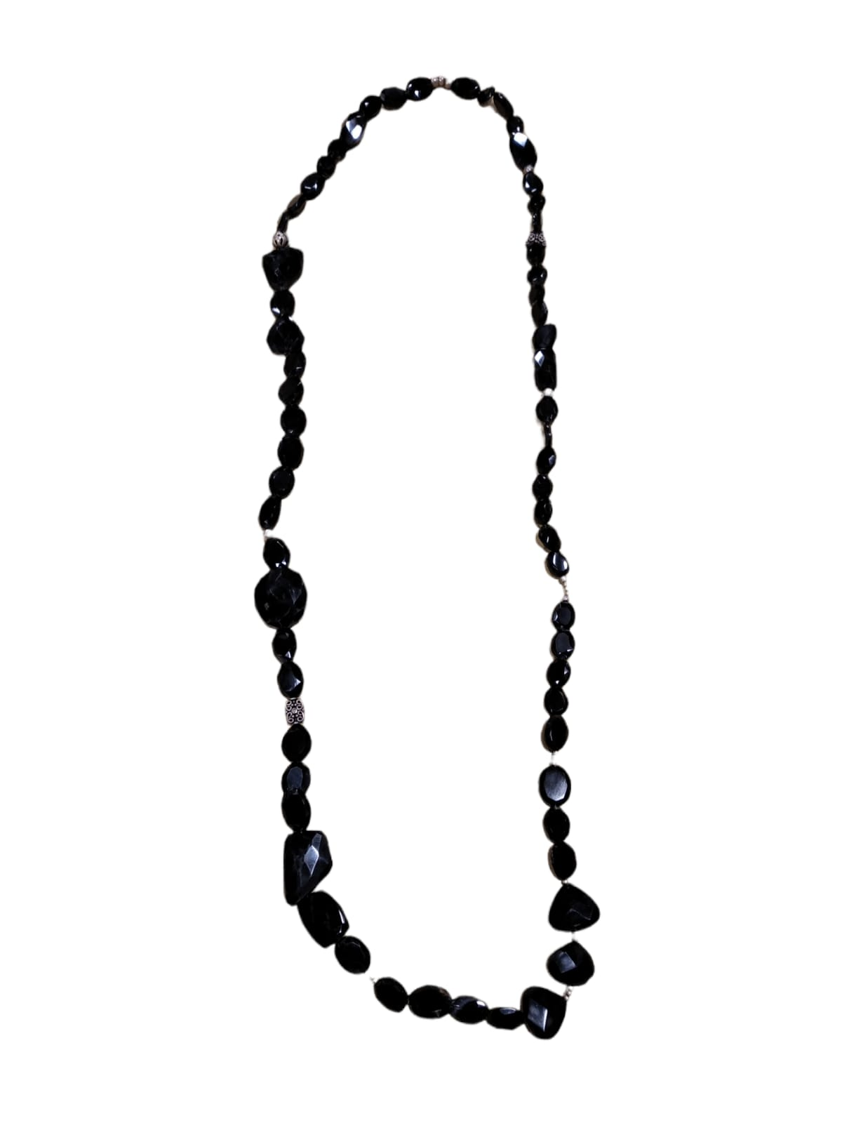 Collana lunga in onice sfaccettato con elementi in argento
