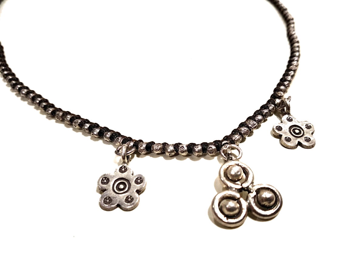 Collana regolabile in argento con charms  fiori