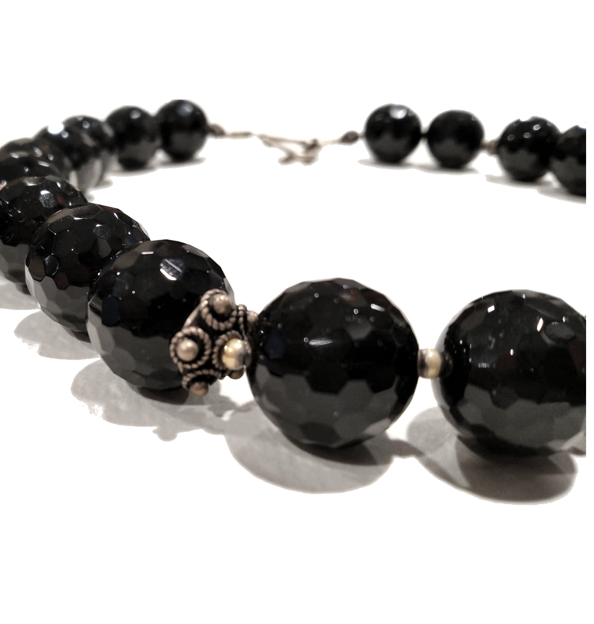 Collana girocollo in maxisfere di onice con elementi in argento
