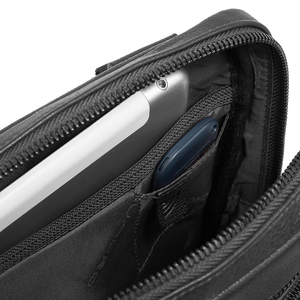 Borsello porta iPad®mini in pelle con sistema RFID "Paavo" Piquadro (disponibile in due colori)