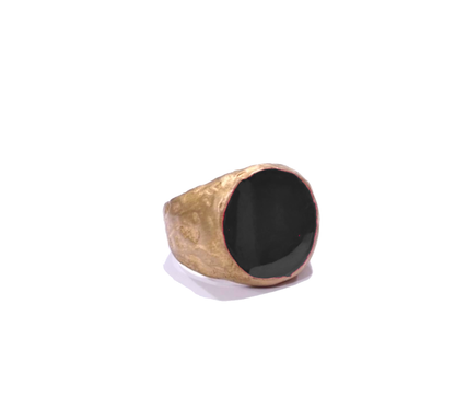 Anello in ottone e pasta vitrea nera