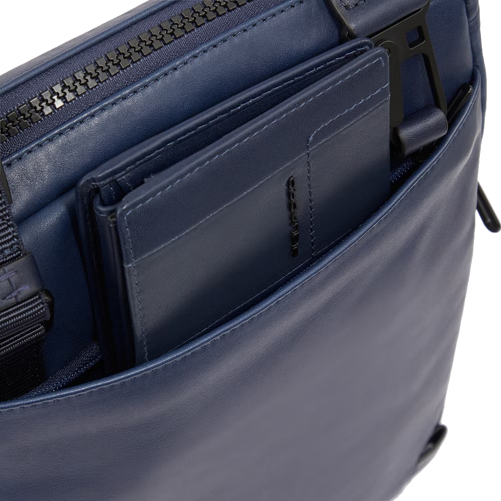Borsello porta  iPad®Air-iPad Pro 9.7/iPad 11 in pelle Finn Piquadro  blu