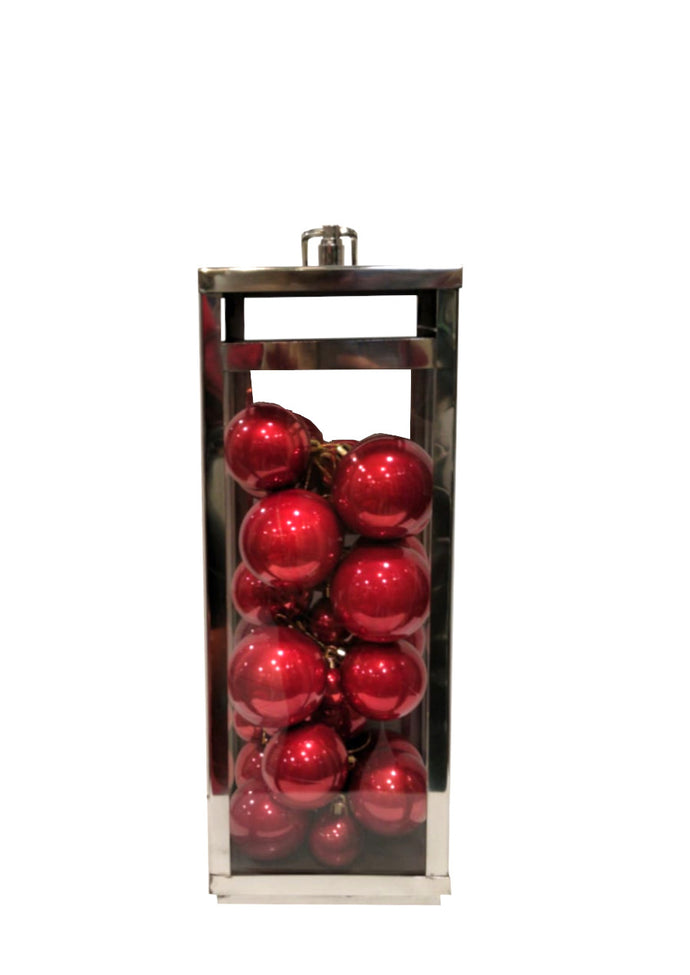 Lanterna in metallo con palline rosse