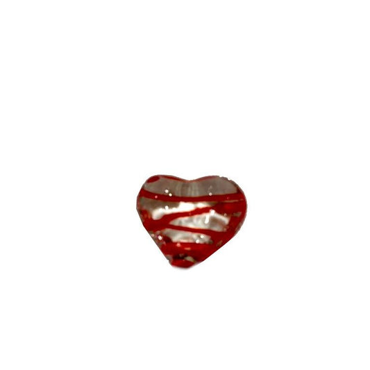 Cuoricini in vetro rosso striato