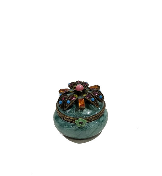 Scatolina portapillole in metallo smaltato con decorazione con pietre multicolori