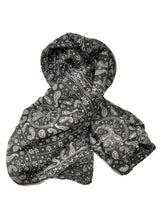 Carica l&#39;immagine nel visualizzatore di Gallery, Sciarpa foulard in cotone e seta fantasia Cashmere Enrico Coveri grigio scuro
