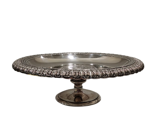 Alzatina cesellata in Sfeffield con decorazione "Temperantia" Fani Antiques