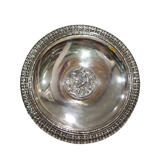 Alzatina cesellata in Sfeffield con decorazione "Temperantia" Fani Antiques