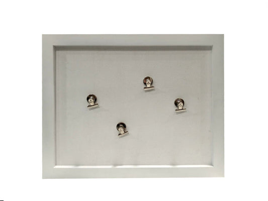 Portafoto multiplo a bacheca magnetico con quattro pinze