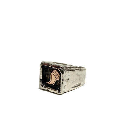 Anello sigillo da mignolo in argento "Cornetto"