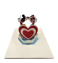 Carica l&#39;immagine nel visualizzatore di Gallery, Cartoncino d&#39;auguri tridimensionale Origamo&quot;: &quot;Il Bacio di Minnie e Topolino&quot;
