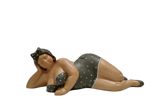 Scultura in resina "Bellezza al bagno sdraiata"