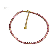 Carica l&#39;immagine nel visualizzatore di Gallery, Collana girocollo con sfere colorante in vetro Vestopazzo rosa
