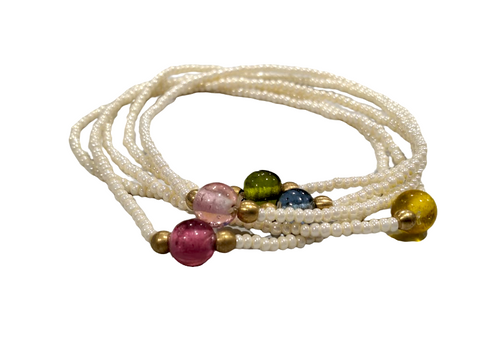Set cinque braccialetti inmicroperline con elemento decorativo sfera in vetro colorata Vestopazzo