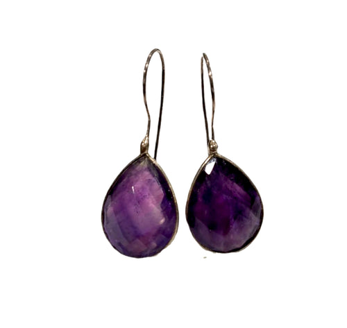 Orecchini in argento con goccia in ametista