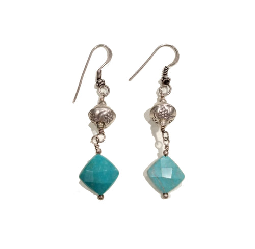 Orecchini pendenti in argento e turchese