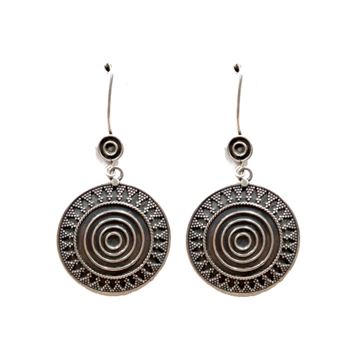Orecchini in argento dischi decorati 