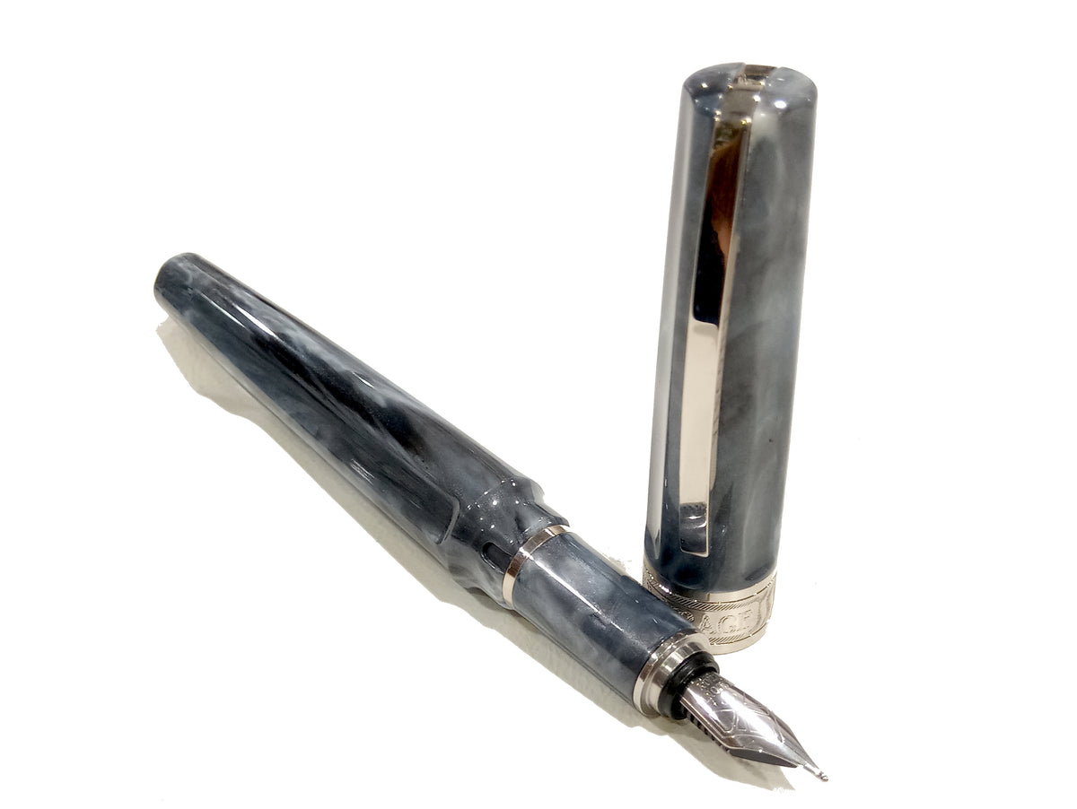 Penna stilografica Visconti "Mirage" Horn Grey